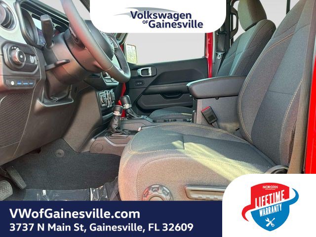 Used 2025 Jeep Wrangler Unlimited Sahara AWD/4WD image 17