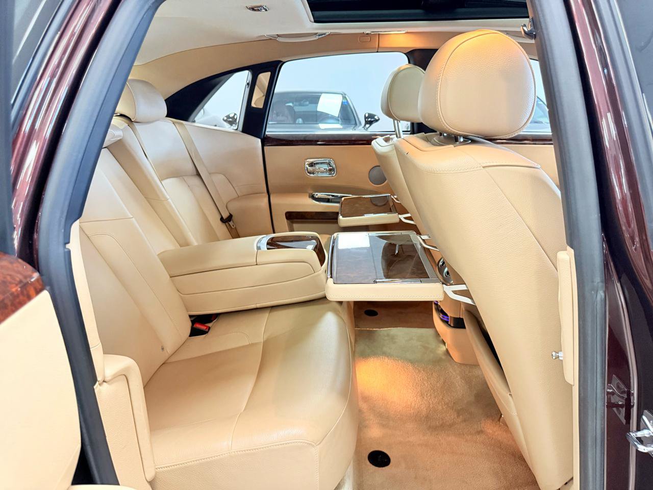 Used 2011 Rolls-Royce Ghost RWD image 19