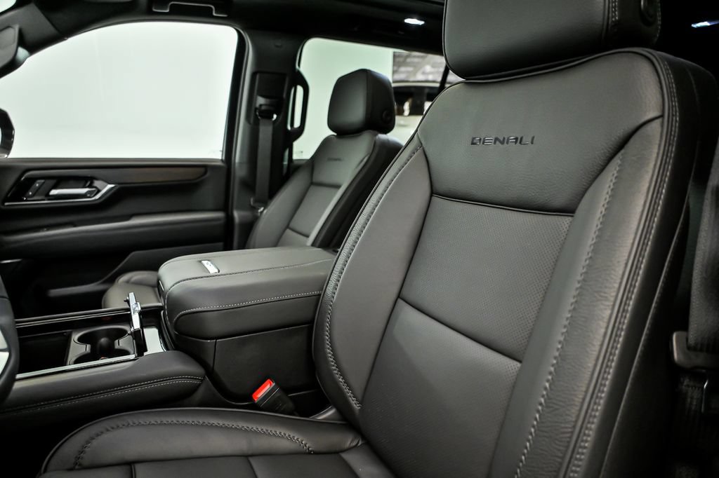 New 2026 GMC Yukon Denali w/ Denali Reserve Package AWD/4WD image 11