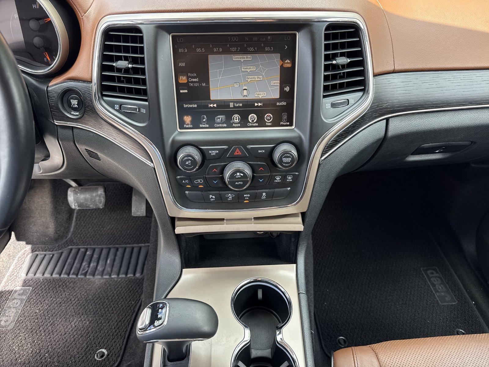 Used 2015 Jeep Grand Cherokee Summit AWD/4WD image 32