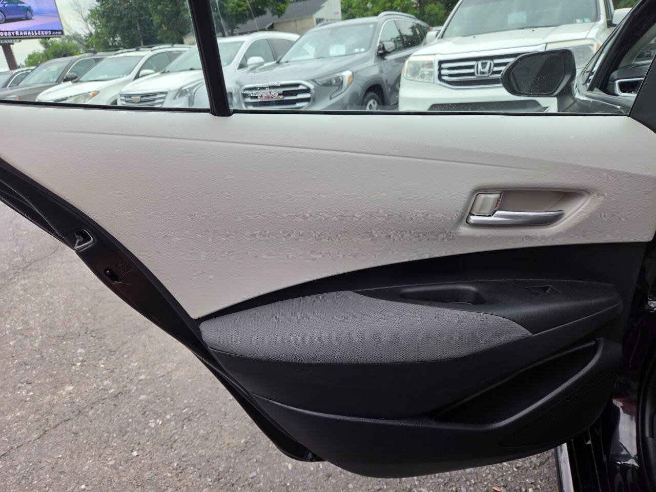 Used 2021 Toyota Corolla L w/ Carpet Mat Package (TMS) FWD image 24