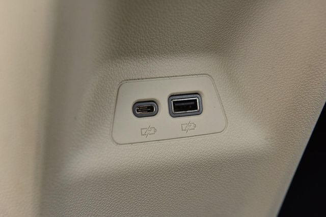 Used 2021 Buick Envision Essence w/ Technology Package I FWD image 29