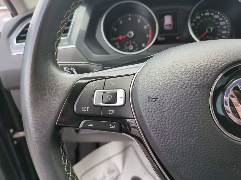 Used 2021 Volkswagen Tiguan SE FWD image 33