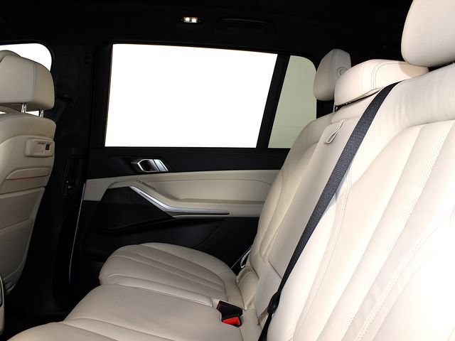 Used 2022 BMW X7 xDrive40i w/ Executive Package AWD/4WD image 22