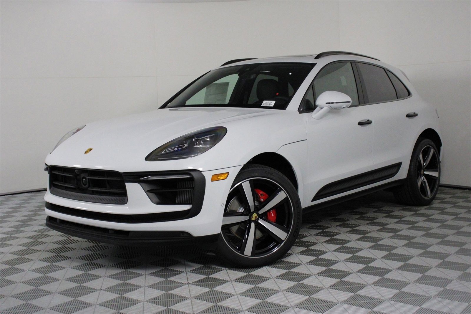New 2025 Porsche Macan S image 1