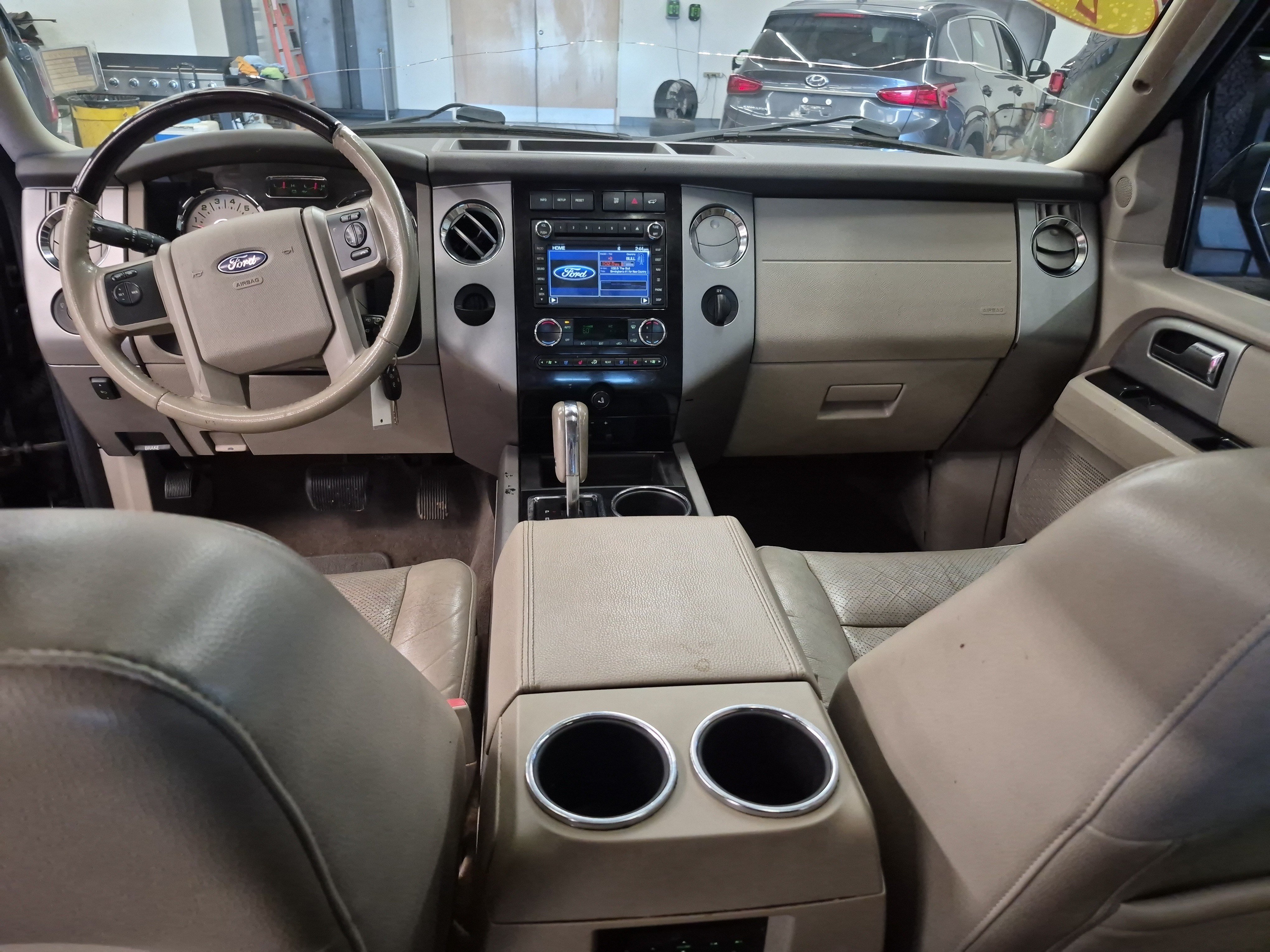 Used 2014 Ford Expedition Limited w/ Equipment Group 301A RWD image 21