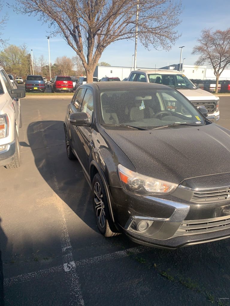 Used 2016 Mitsubishi Outlander Sport ES image 2