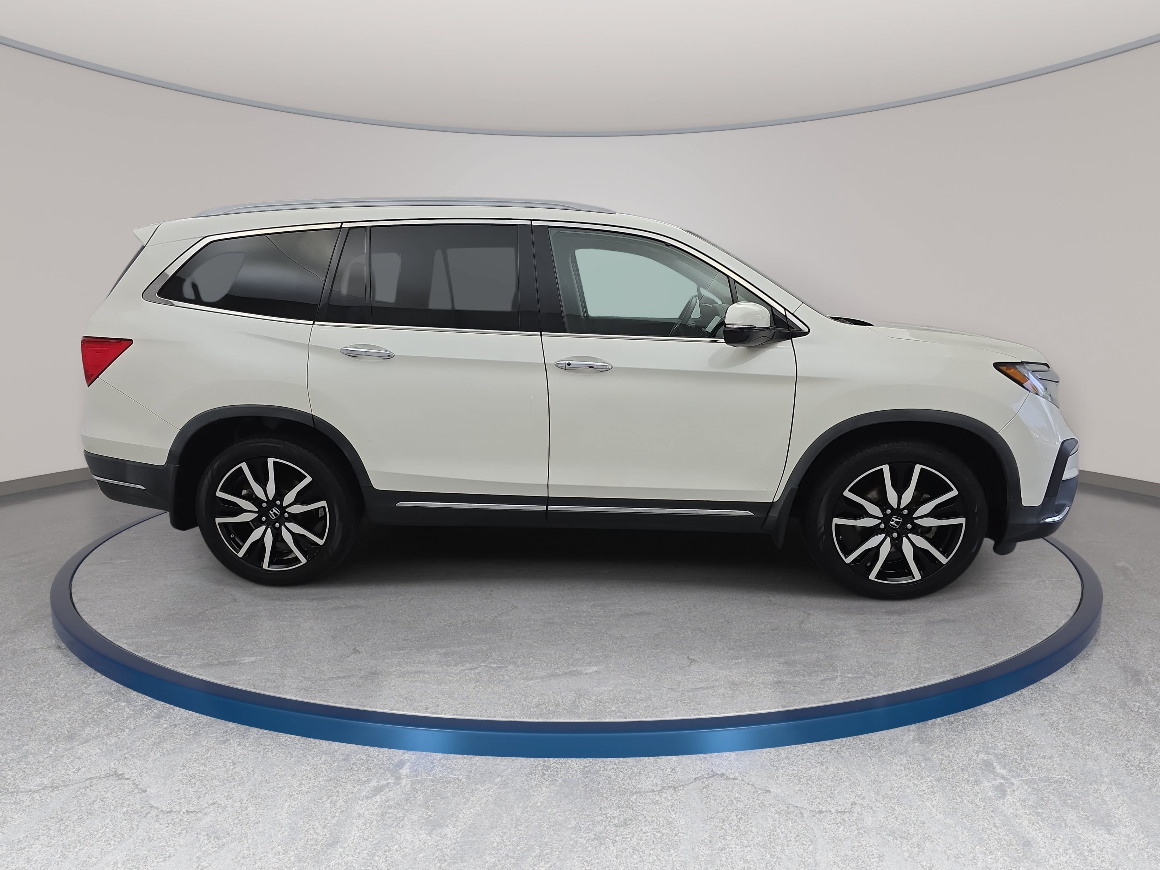Used 2019 Honda Pilot Touring image 4