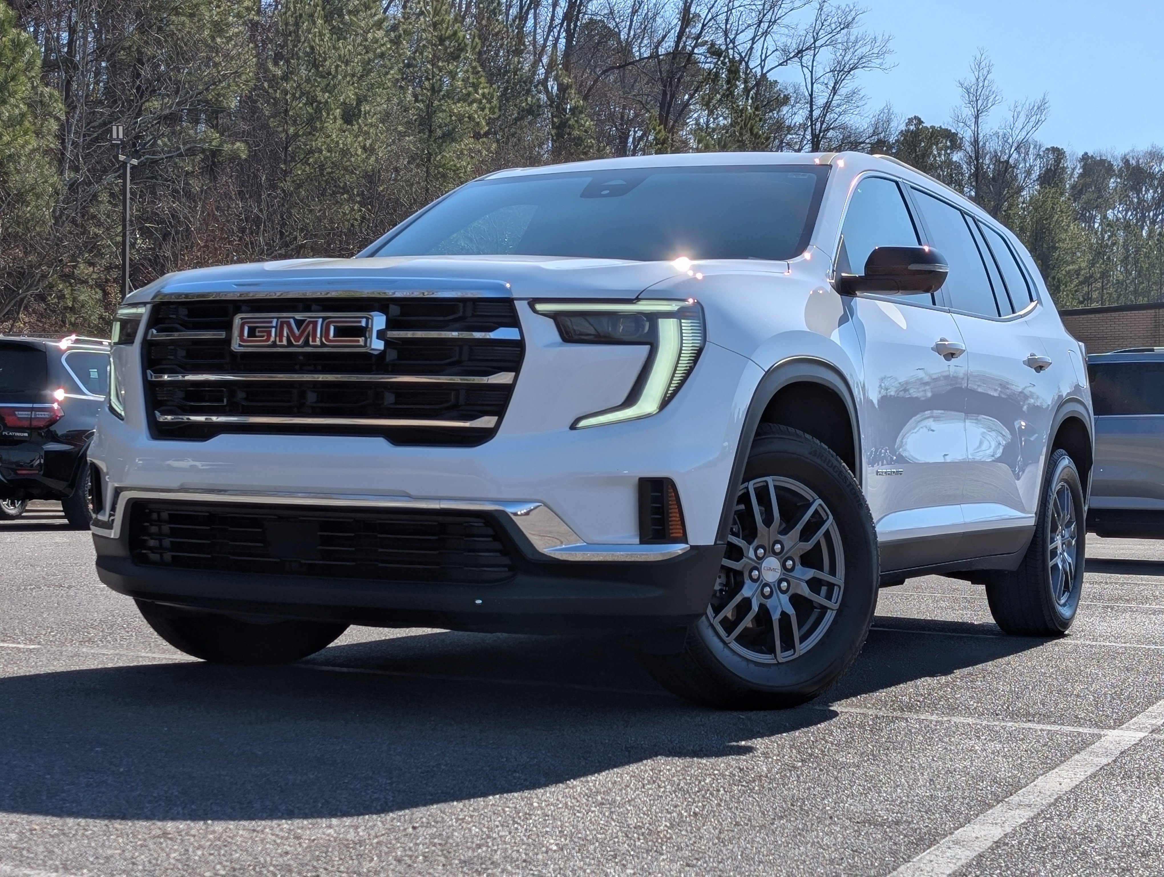 Used 2025 GMC Acadia Elevation image 4
