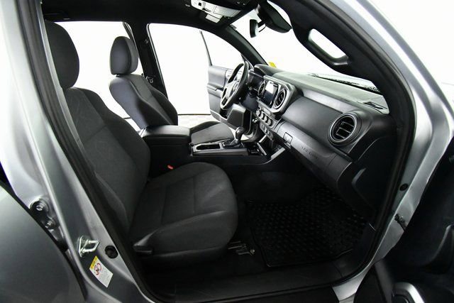Used 2019 Toyota Tacoma TRD Sport image 22