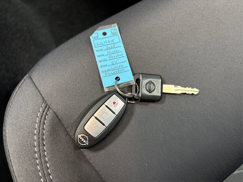 Used 2025 Nissan Frontier SV image 36