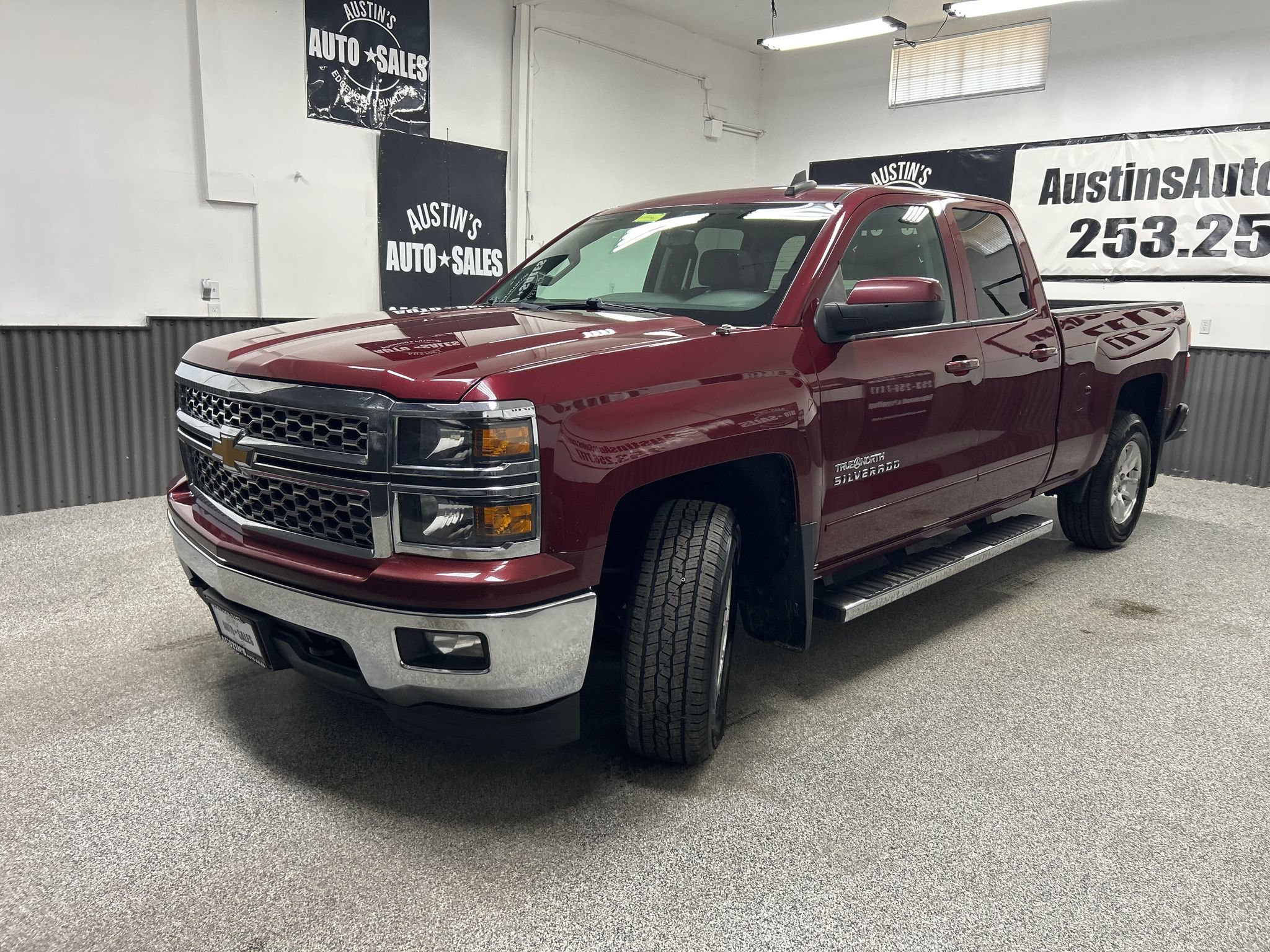 Used 2015 Chevrolet Silverado 1500 LT AWD/4WD image 3