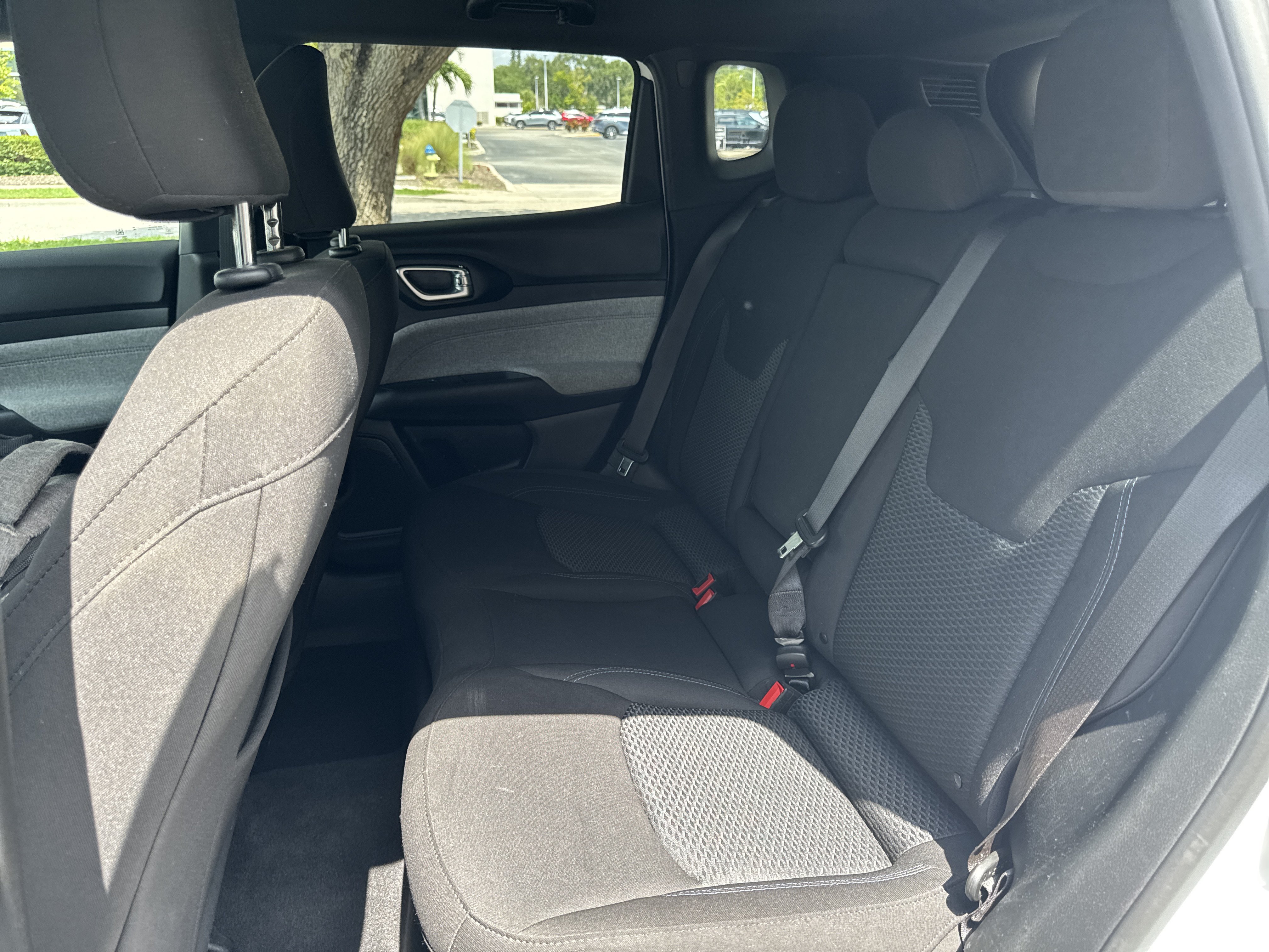 Used 2023 Jeep Compass Sport AWD/4WD image 17