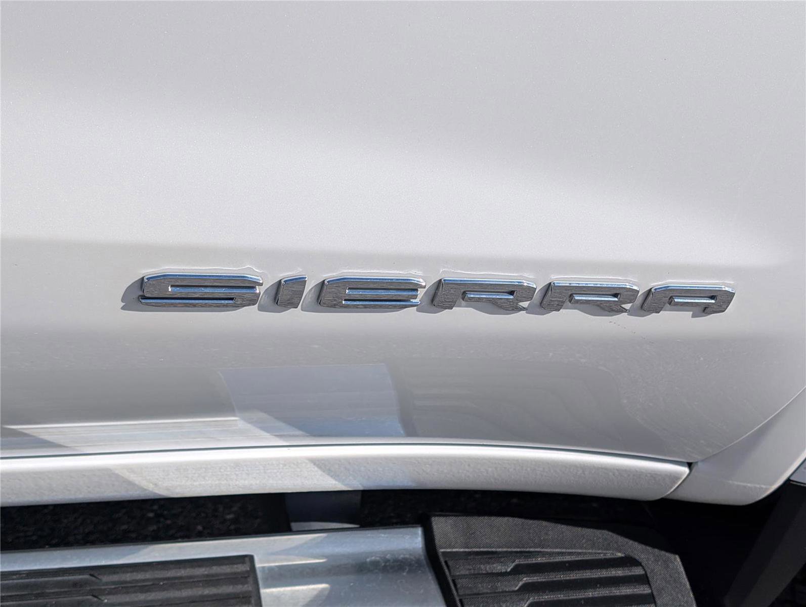 Used 2024 GMC Sierra 1500 SLT w/ SLT Premium Plus Package image 9