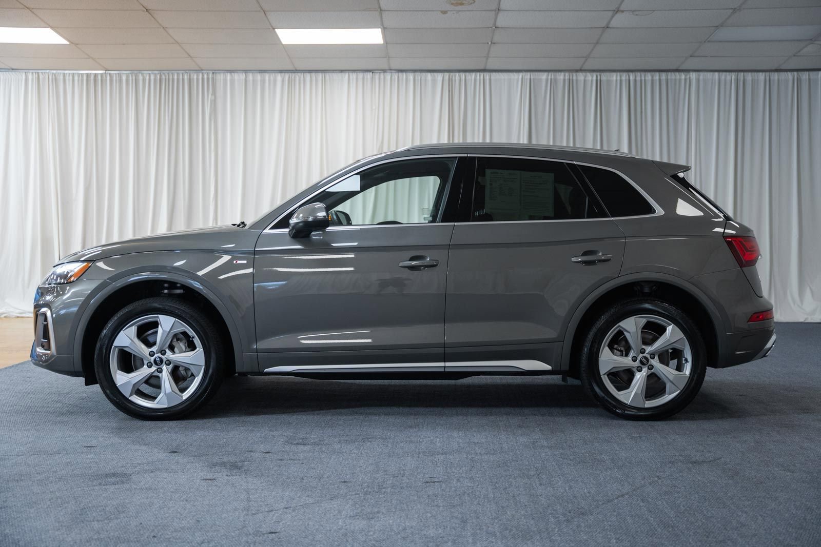 Used 2023 Audi Q5 2.0T Premium Plus w/ Premium Plus Package AWD/4WD image 5
