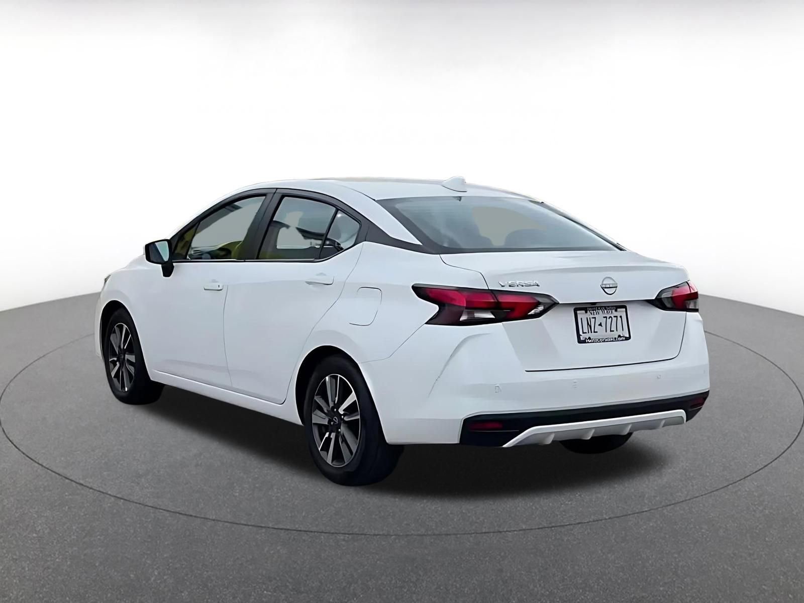 Used 2025 Nissan Versa SV image 10