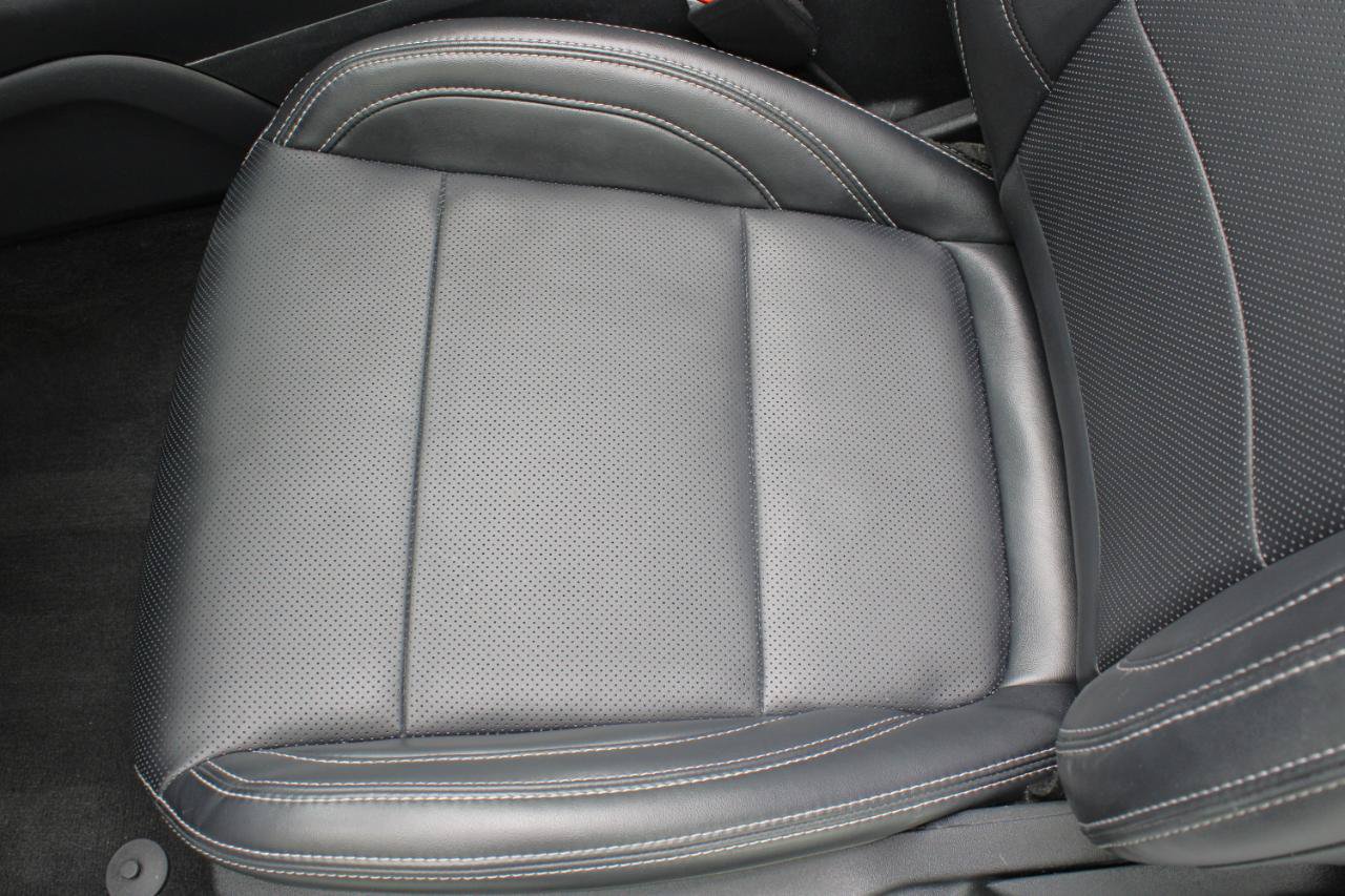 Used 2025 Ford Mustang Premium RWD image 43