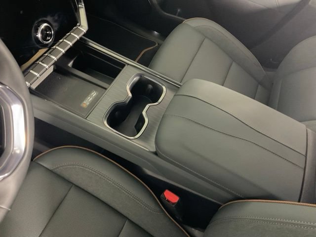 Used 2025 GMC Acadia AT4 AWD/4WD image 20