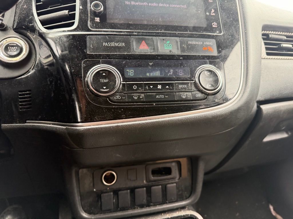 Used 2017 Mitsubishi Outlander FWD image 11