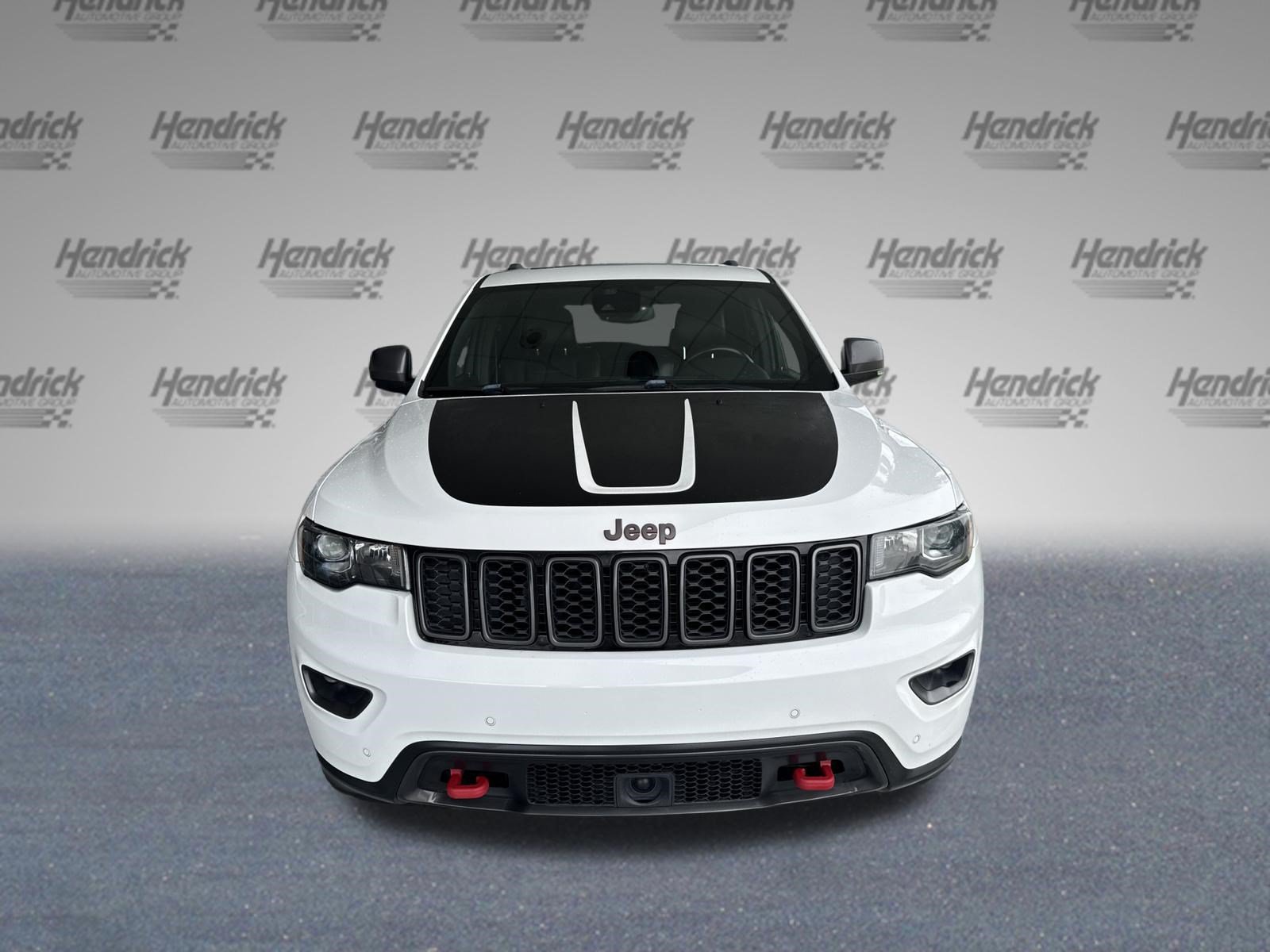 Used 2020 Jeep Grand Cherokee Trailhawk w/ Trailhawk Luxury Group AWD/4WD image 3