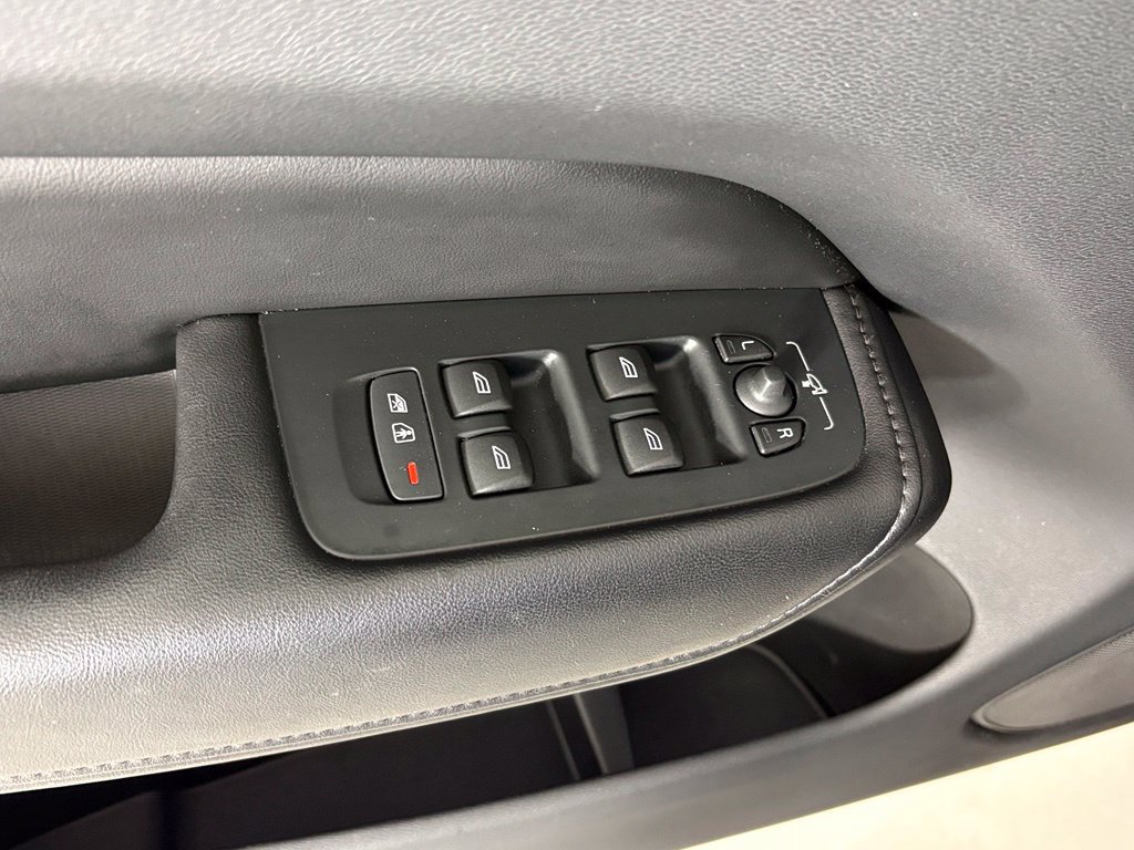 Used 2023 Volvo XC60 B5 Plus w/ Protection Package Premier FWD image 15
