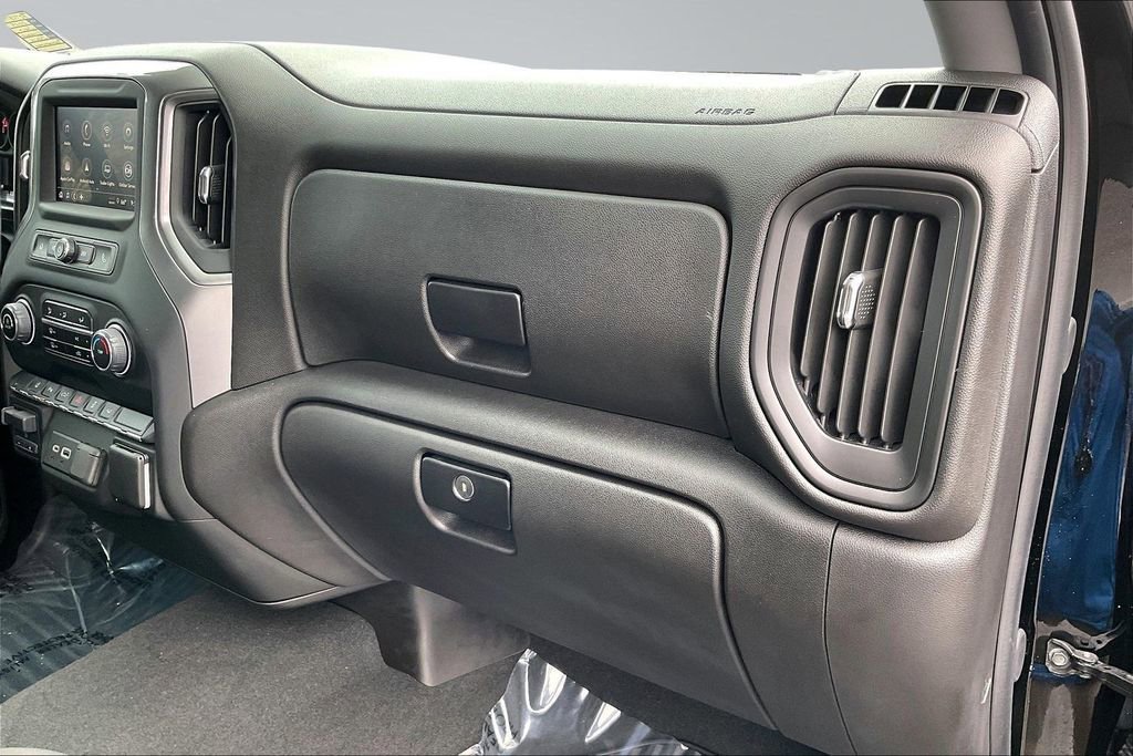 Used 2025 Chevrolet Silverado 2500 Custom w/ Custom Value Package image 16