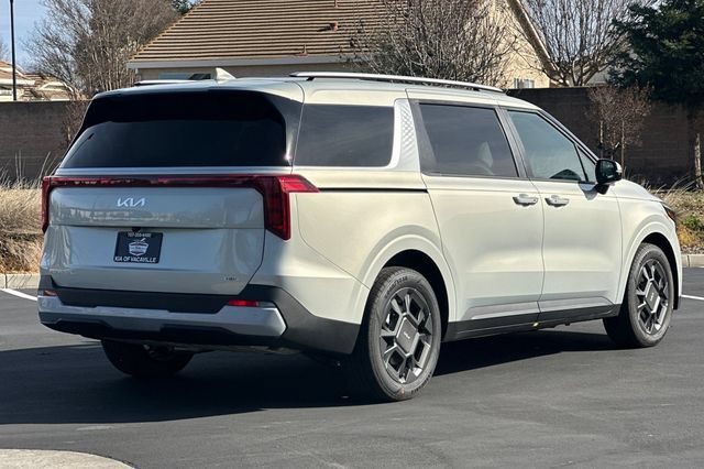 New 2026 Kia Carnival EX FWD image 5