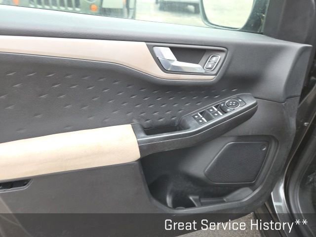 Used 2020 Ford Escape SE image 9