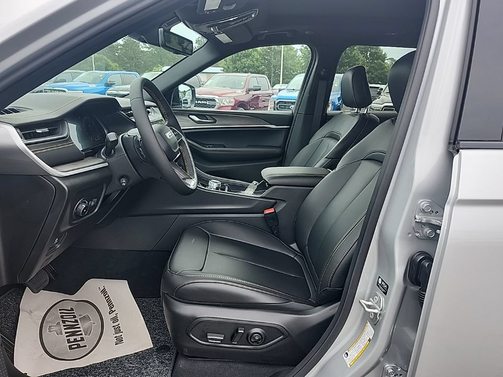 New 2026 Jeep Grand Cherokee Limited AWD/4WD image 17
