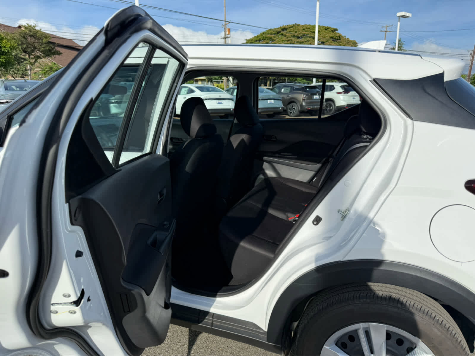 Used 2025 Nissan Kicks Play S FWD image 9