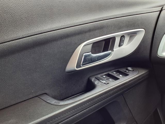 Used 2017 Chevrolet Equinox LT FWD image 16