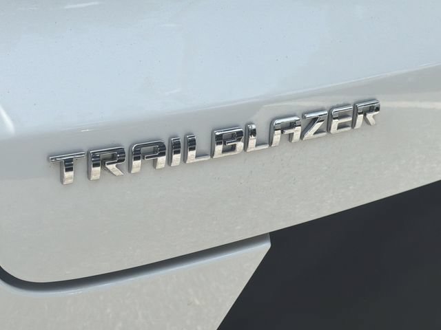 Used 2023 Chevrolet TrailBlazer LT FWD image 10