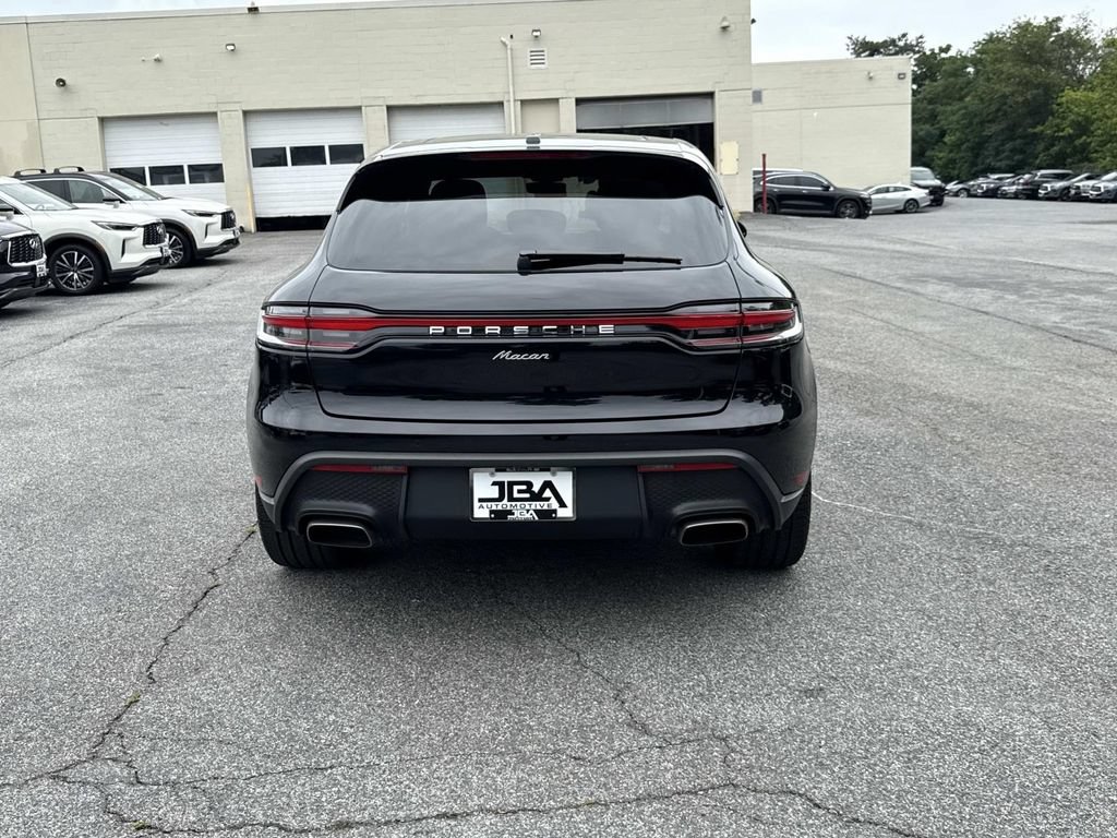Used 2025 Porsche Macan AWD/4WD image 25
