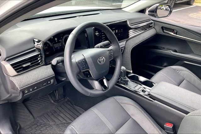 Used 2025 Toyota Camry XLE AWD/4WD image 14