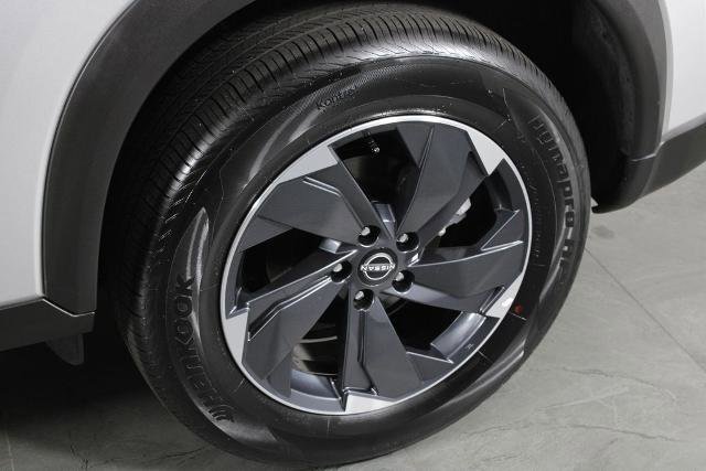 Certified 2025 Nissan Rogue SV image 13