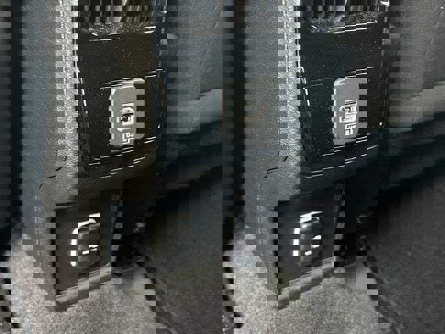 Used 2025 Jeep Compass Sport image 30