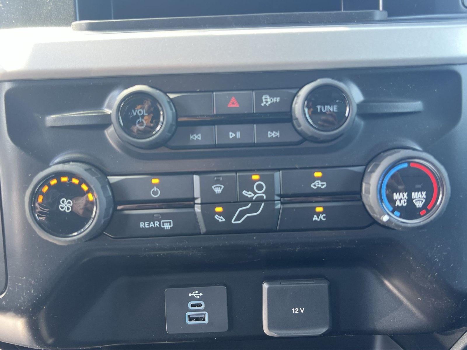 New 2026 Ford F250 XLT w/ FX4 Off-Road Package AWD/4WD image 28