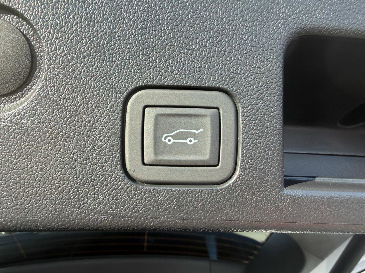 Used 2026 GMC Terrain Elevation w/ Elevation Premium Package image 7