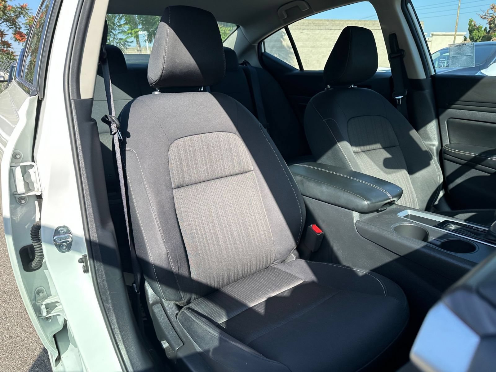 Used 2025 Nissan Altima 2.5 SV FWD image 35