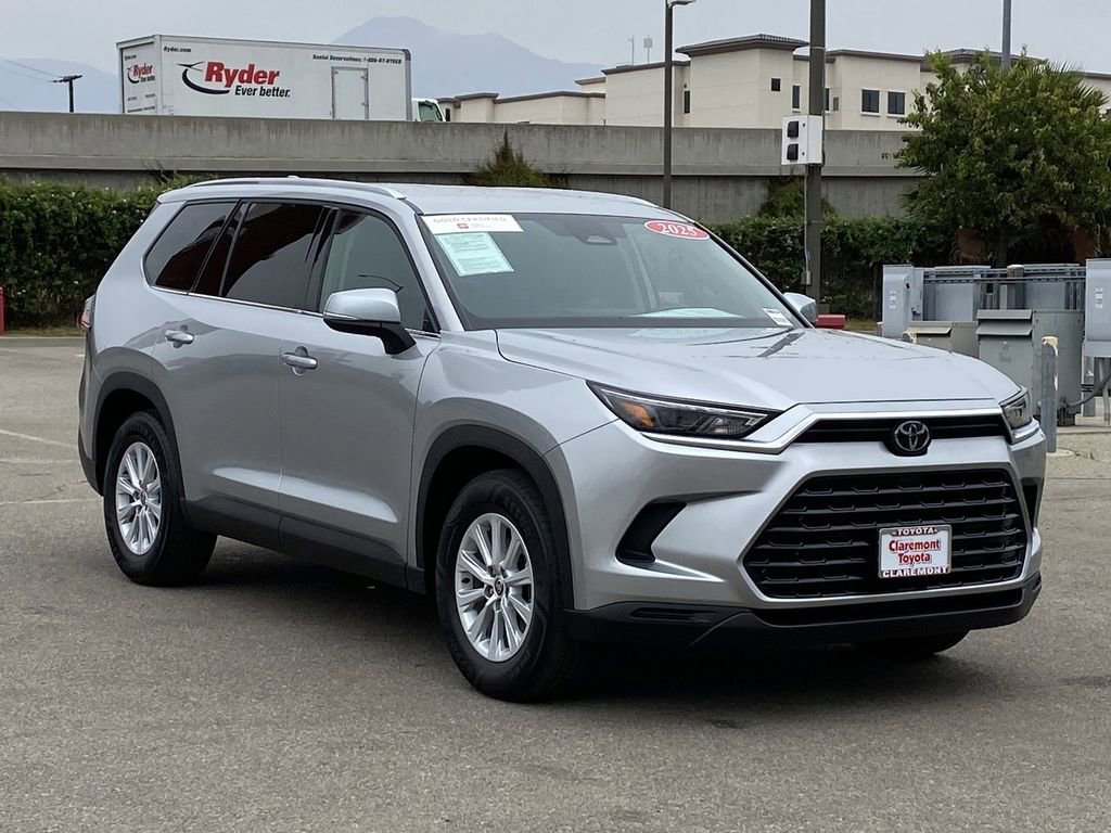 Certified 2025 Toyota Grand Highlander FWD image 44