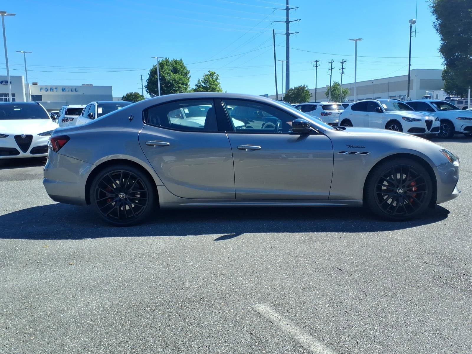 Used 2022 Maserati Ghibli Modena RWD image 11