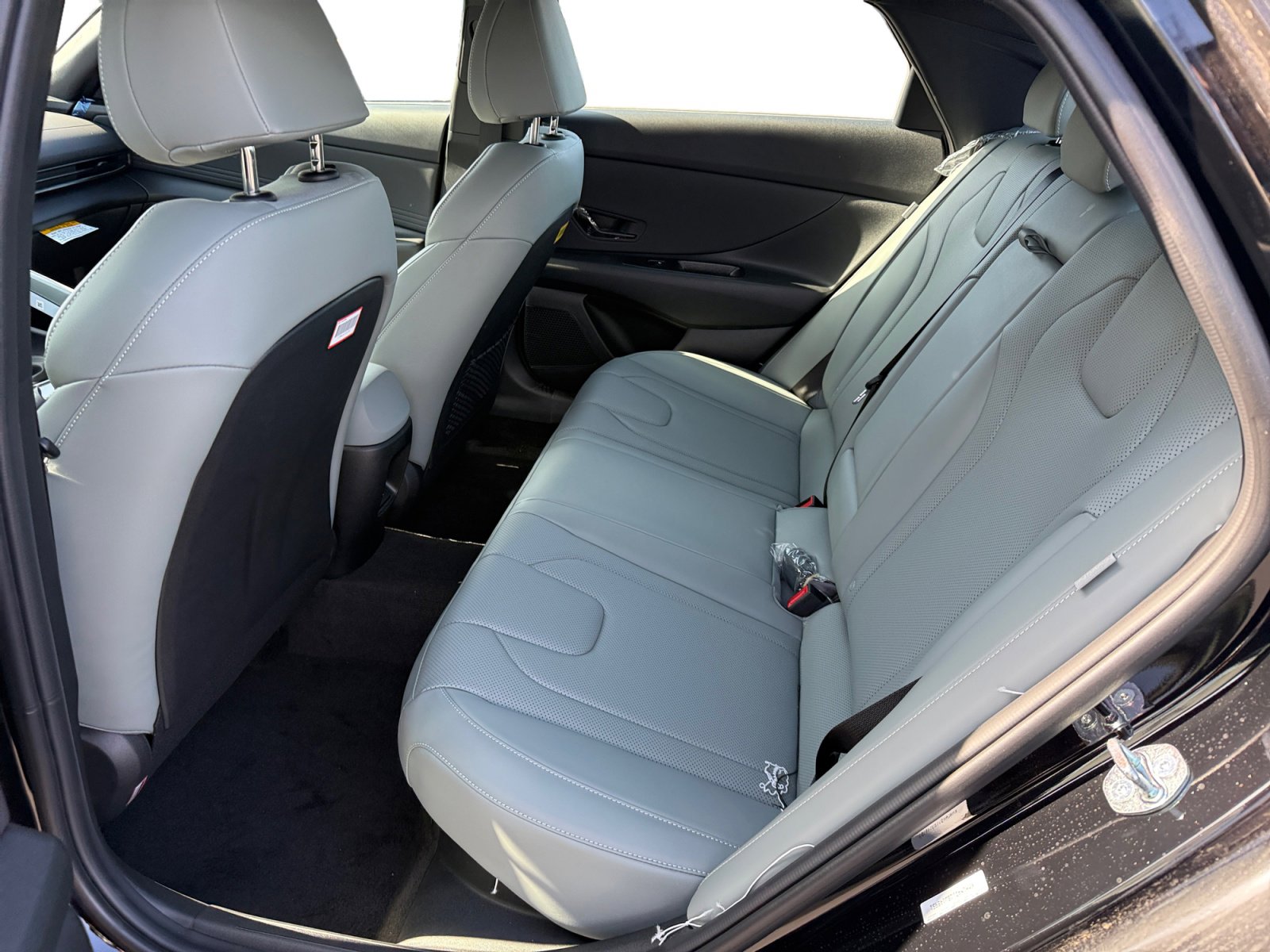 New 2025 Hyundai Elantra Limited image 16