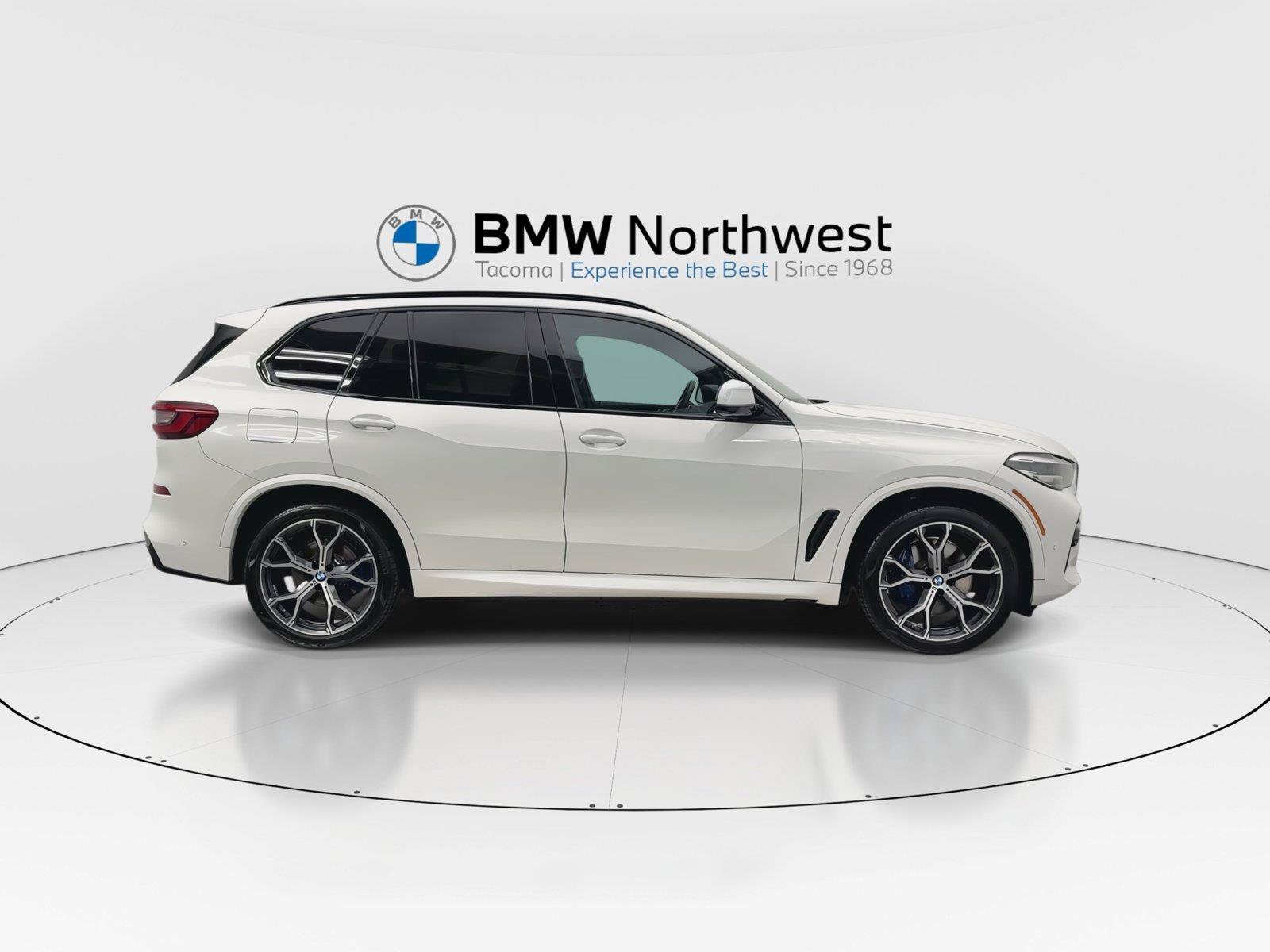 Used 2023 BMW X5 xDrive40i w/ M Sport Package AWD/4WD image 5
