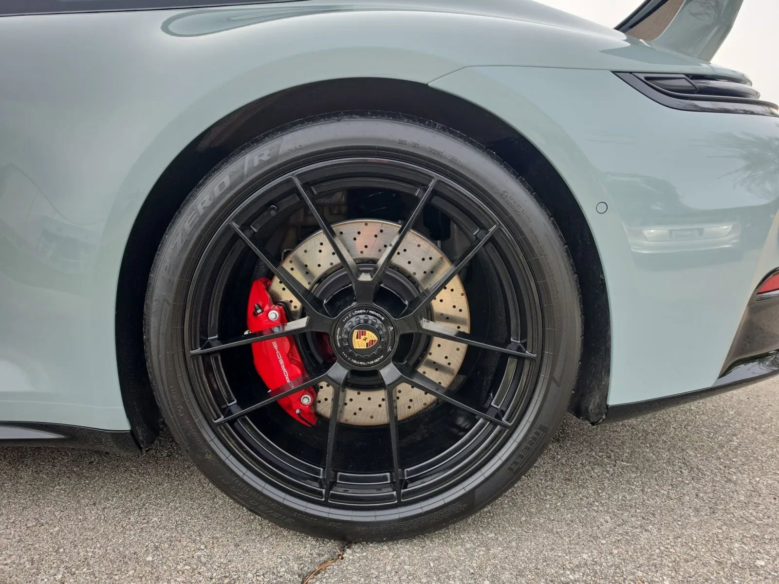 Used 2025 Porsche 911 Carrera 4 GTS image 28