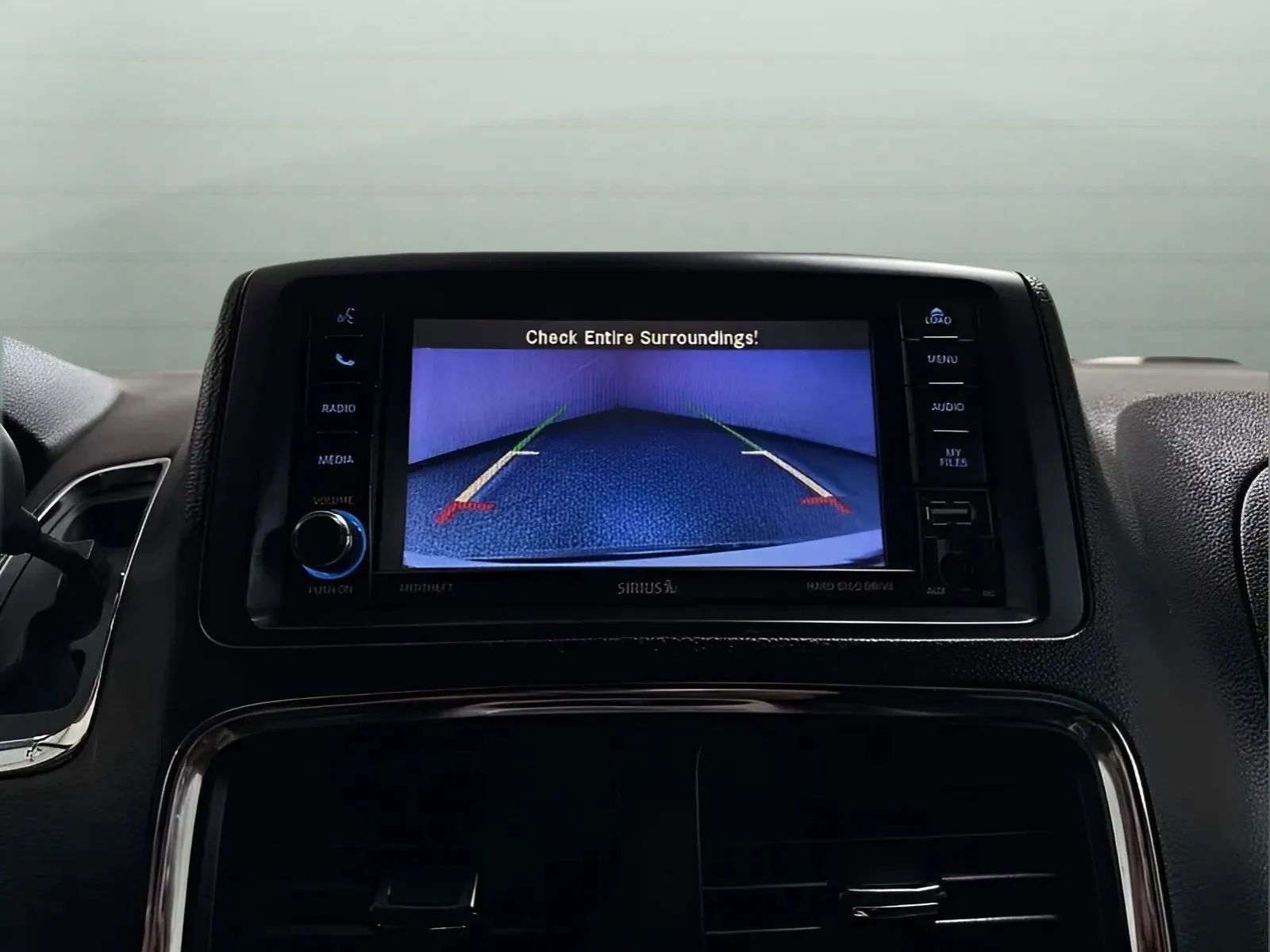 Used 2019 Dodge Grand Caravan SXT FWD image 20