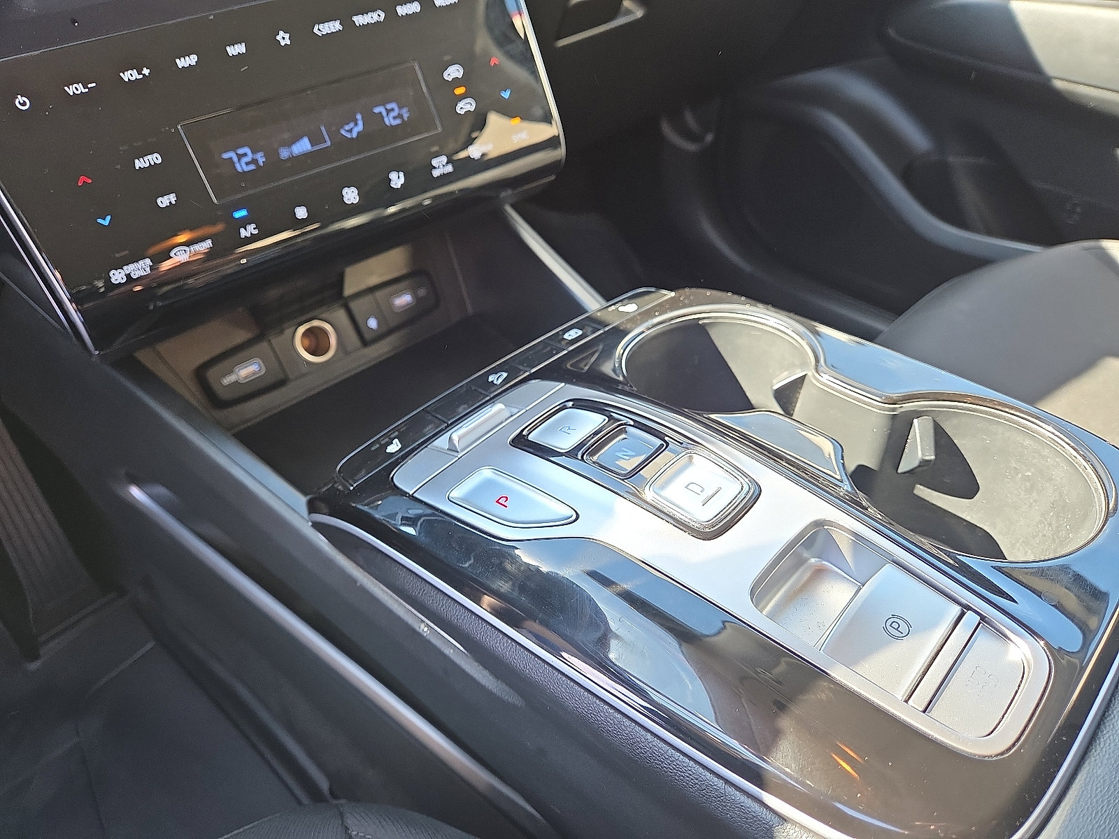 Used 2024 Hyundai Tucson Blue image 15