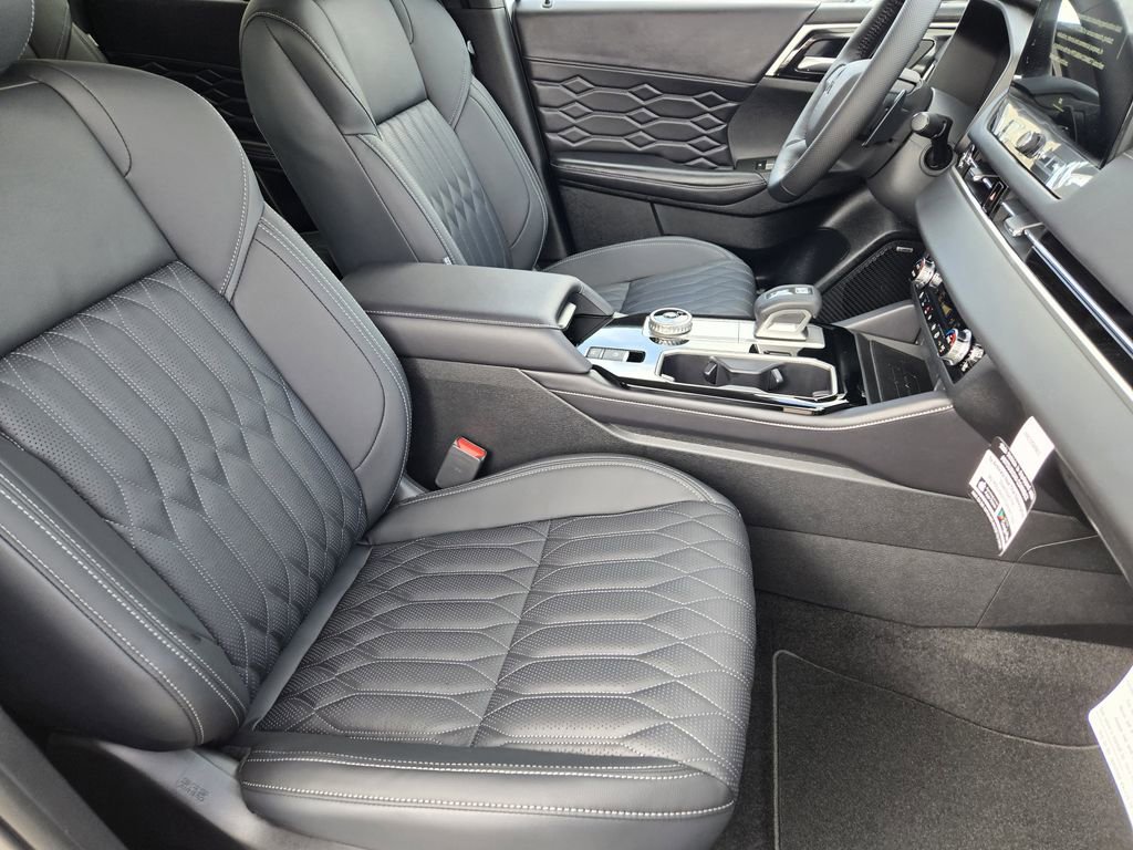 New 2026 Mitsubishi Outlander SEL image 11