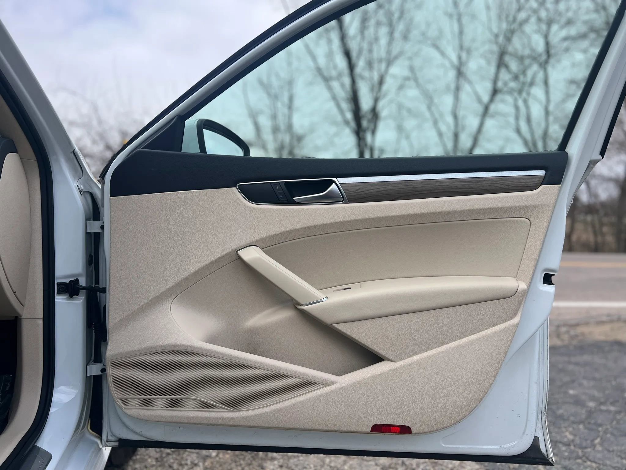 Used 2017 Volkswagen Passat 1.8T SE image 19