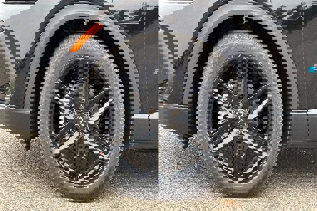 New 2026 Chevrolet Equinox EV LT w/ LPO, Blackout Package image 25