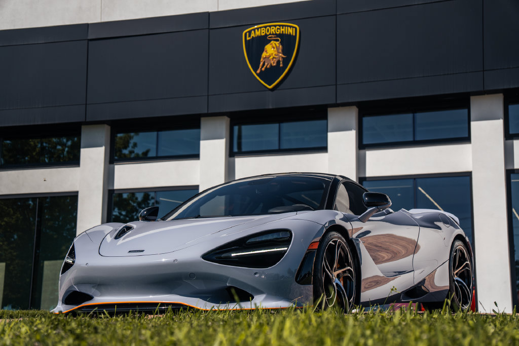 Used 2024 McLaren 750S RWD image 2